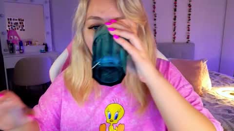 Snapshot of hornycakee chatting on 11-22-25, 02:16 HornyCakee online show from 11-22-25, 02:16