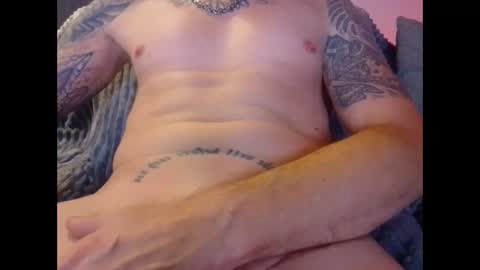 Snapshot of hornydeutsch chatting on 10-26-25, 06:52 hornydeutsch online show from 10-26-25, 06:52