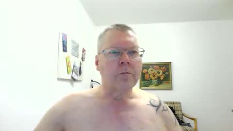 Snapshot of hornydick874303 chatting on 01-12-26, 06:07 Meikelmeier online show from 01-12-26, 06:07