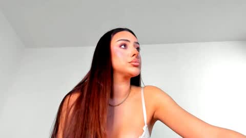 Snapshot of hornyemma_ chatting on 05-18-26, 08:53 Emma online show from 05-18-26, 08:53