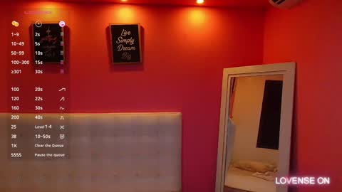 Snapshot of hornyhousekeeper_ chatting on 12-04-24, 12:25 Valentina  online show from 12-04-24, 12:25