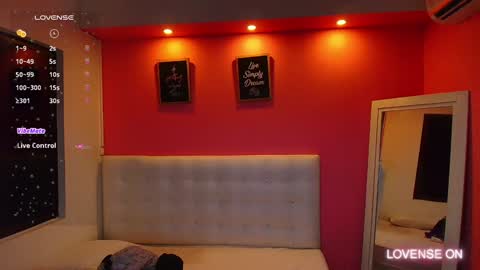 Snapshot of hornyhousekeeper_ chatting on 12-05-24, 12:22 Valentina  online show from 12-05-24, 12:22