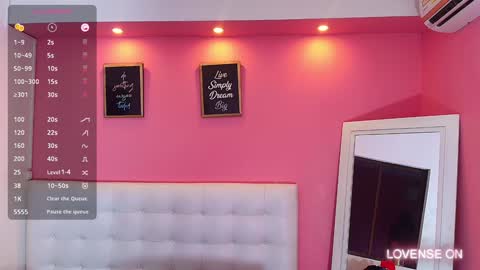 Snapshot of hornyhousekeeper_ chatting on 12-20-24, 12:38 Valentina  online show from 12-20-24, 12:38