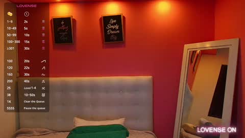 Snapshot of hornyhousekeeper_ chatting on 12-22-24, 12:16 Valentina  online show from 12-22-24, 12:16