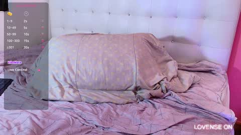 Snapshot of hornyhousekeeper_ chatting on 12-22-24, 06:26 Valentina  online show from 12-22-24, 06:26