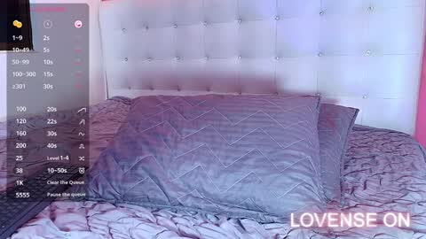 Snapshot of hornyhousekeeper_ chatting on 12-27-24, 12:34 Valentina  online show from 12-27-24, 12:34