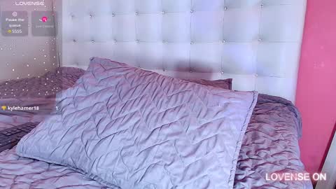 Snapshot of hornyhousekeeper_ chatting on 12-28-24, 12:56 Valentina  online show from 12-28-24, 12:56