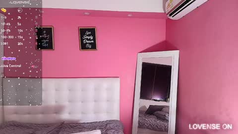 Snapshot of hornyhousekeeper_ chatting on 01-09-25, 12:41 Valentina  online show from 01-09-25, 12:41