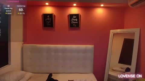 Snapshot of hornyhousekeeper_ chatting on 01-18-25, 12:47 Valentina  online show from 01-18-25, 12:47