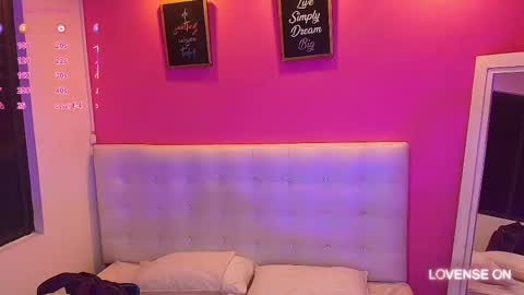 Snapshot of hornyhousekeeper_ chatting on 02-09-25, 12:19 Valentina  online show from 02-09-25, 12:19