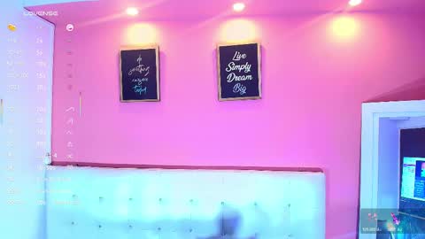 Snapshot of hornyhousekeeper_ chatting on 02-17-25, 12:48 Valentina  online show from 02-17-25, 12:48