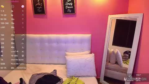 Snapshot of hornyhousekeeper_ chatting on 02-19-25, 12:22 Valentina  online show from 02-19-25, 12:22