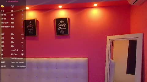 Snapshot of hornyhousekeeper_ chatting on 02-26-25, 12:47 Valentina  online show from 02-26-25, 12:47