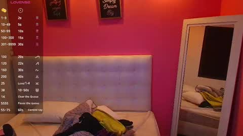 Snapshot of hornyhousekeeper_ chatting on 02-28-25, 12:31 Valentina  online show from 02-28-25, 12:31