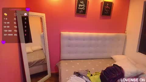 Snapshot of hornyhousekeeper_ chatting on 03-12-25, 12:15 Valentina  online show from 03-12-25, 12:15