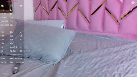 Snapshot of hornyhousekeeper_ chatting on 09-14-25, 12:26 Valentina  online show from 09-14-25, 12:26