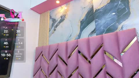 Snapshot of hornyhousekeeper_ chatting on 09-29-25, 12:43 Valentina  online show from 09-29-25, 12:43