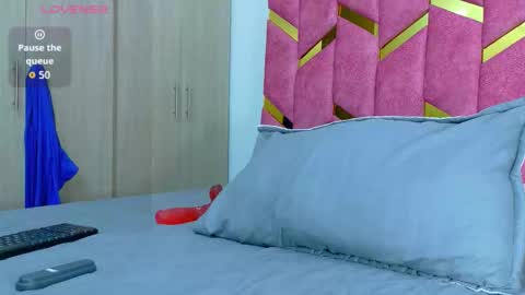 Snapshot of hornyhousekeeper_ chatting on 10-25-25, 03:29 Valentina  online show from 10-25-25, 03:29