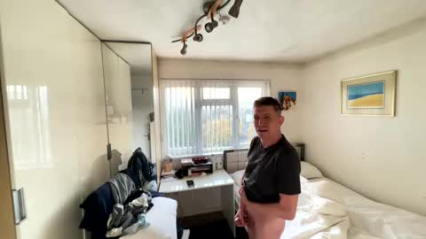 Hornylondon online show from 10-27-25, 07:12