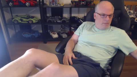 Snapshot of hornynthick70 chatting on 12-16-24, 02:57 hornynthick70 online show from 12-16-24, 02:57