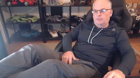 Snapshot of hornynthick70 chatting on 12-20-24, 01:03 hornynthick70 online show from 12-20-24, 01:03