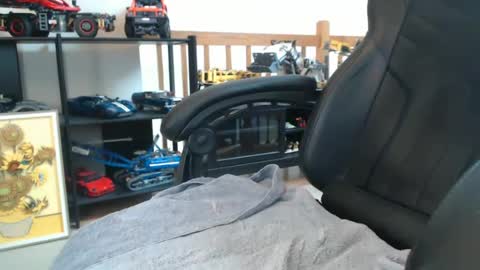 Snapshot of hornynthick70 chatting on 03-08-25, 03:35 hornynthick70 online show from 03-08-25, 03:35