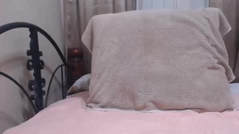 Tyla online show from 11-23-25, 01:38