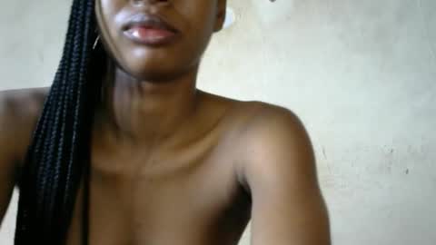 Snapshot of hornyslut_xx chatting on 03-07-26, 08:11 Bella online show from 03-07-26, 08:11