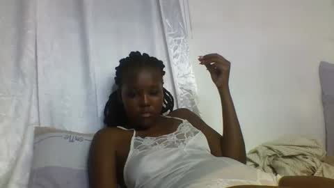 Its Cora online show from 10-20-25, 04:18