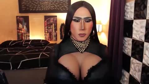 Snapshot of horsecockjessica chatting on 10-10-25, 01:59 horsecockjessica online show from 10-10-25, 01:59