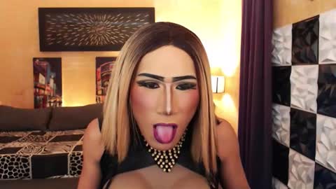 Snapshot of horsecockjessica chatting on 10-19-25, 08:15 horsecockjessica online show from 10-19-25, 08:15