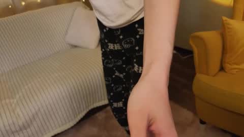 Snapshot of hortenciajenovese chatting on 10-03-25, 08:11 Mia online show from 10-03-25, 08:11