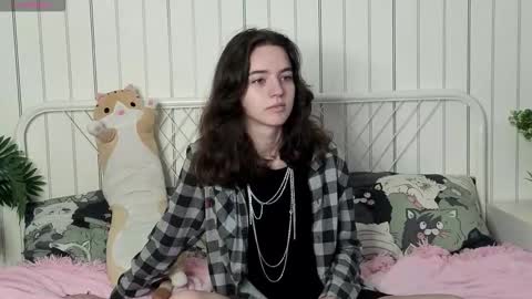 Snapshot of hortenciajenovese chatting on 10-15-25, 08:25 Mia online show from 10-15-25, 08:25