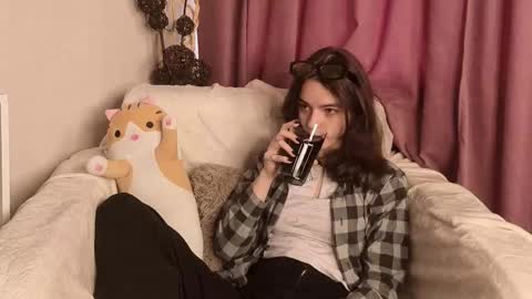 Snapshot of hortenciajenovese chatting on 10-20-25, 08:59 Mia online show from 10-20-25, 08:59