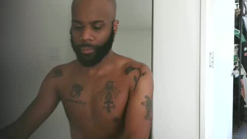 Snapshot of horus00 chatting on 01-27-25, 01:09 Horus00 online show from 01-27-25, 01:09