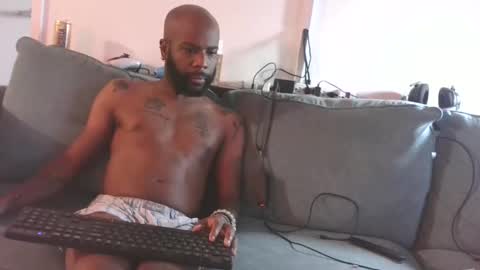 Snapshot of horus00 chatting on 10-02-25, 10:44 Horus00 online show from 10-02-25, 10:44