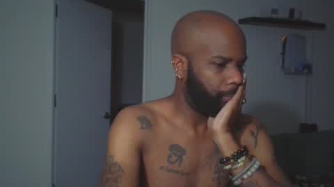 Snapshot of horus00 chatting on 11-13-25, 11:20 Horus00 online show from 11-13-25, 11:20