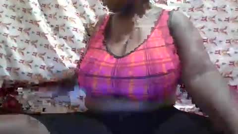 Snapshot of hot_alynn chatting on 10-22-25, 05:19 ALLYN online show from 10-22-25, 05:19