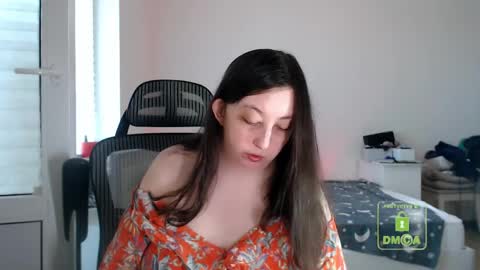 Snapshot of hot_and_pretty chatting on 05-13-26, 03:20 Lila online show from 05-13-26, 03:20