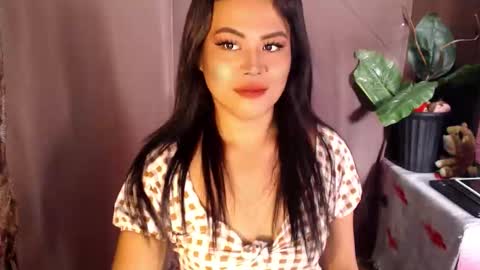Snapshot of hot_babe0802 chatting on 05-27-26, 02:08 HANNA online show from 05-27-26, 02:08