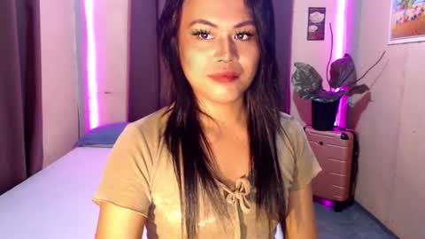 Snapshot of hot_babe0802 chatting on 06-13-26, 10:24 HANNA online show from 06-13-26, 10:24
