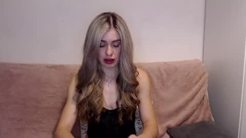 Snapshot of hot_berry69 chatting on 12-20-24, 10:11 Dashka online show from 12-20-24, 10:11