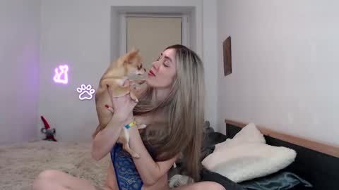 Snapshot of hot_berry69 chatting on 01-22-25, 10:48 Dashka online show from 01-22-25, 10:48