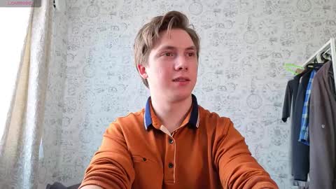 Snapshot of hot_boy_oscar chatting on 09-12-25, 11:10 Oscar online show from 09-12-25, 11:10