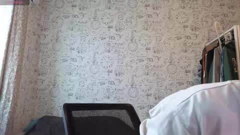 Snapshot of hot_boy_oscar chatting on 10-04-25, 11:08 Oscar online show from 10-04-25, 11:08