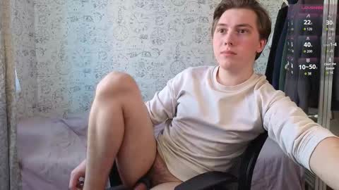 Snapshot of hot_boy_oscar chatting on 10-08-25, 11:19 Oscar online show from 10-08-25, 11:19