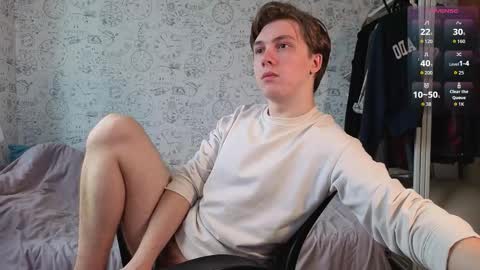 Snapshot of hot_boy_oscar chatting on 10-14-25, 11:11 Oscar online show from 10-14-25, 11:11