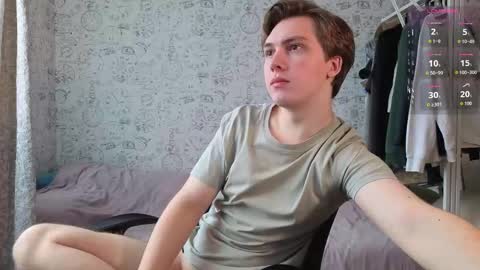 Snapshot of hot_boy_oscar chatting on 10-22-25, 11:21 Oscar online show from 10-22-25, 11:21