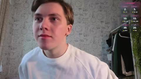 Snapshot of hot_boy_oscar chatting on 11-01-25, 11:12 Oscar online show from 11-01-25, 11:12