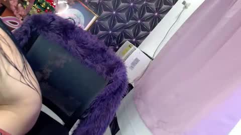 Snapshot of hot_chelly chatting on 11-21-25, 11:25 hot_chelly online show from 11-21-25, 11:25